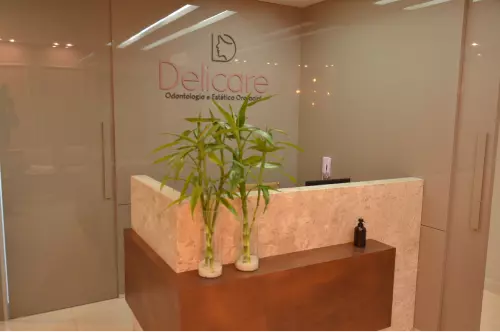 Balcão da recepção da clínica Delicare