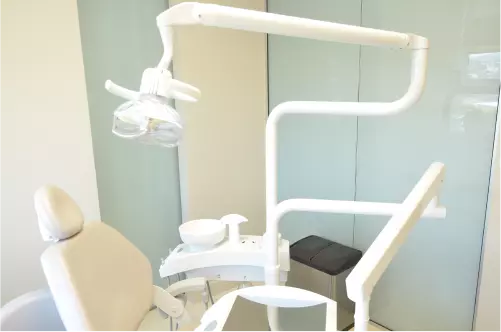 Cadeira odontológica com refletor na Delicare