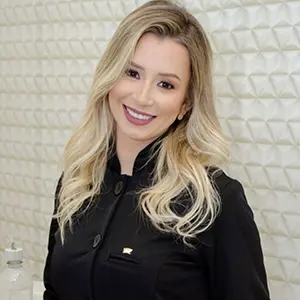 Dra. Hindyara Brione Teixeira, cirurgiã-dentista da Delicare em Betim